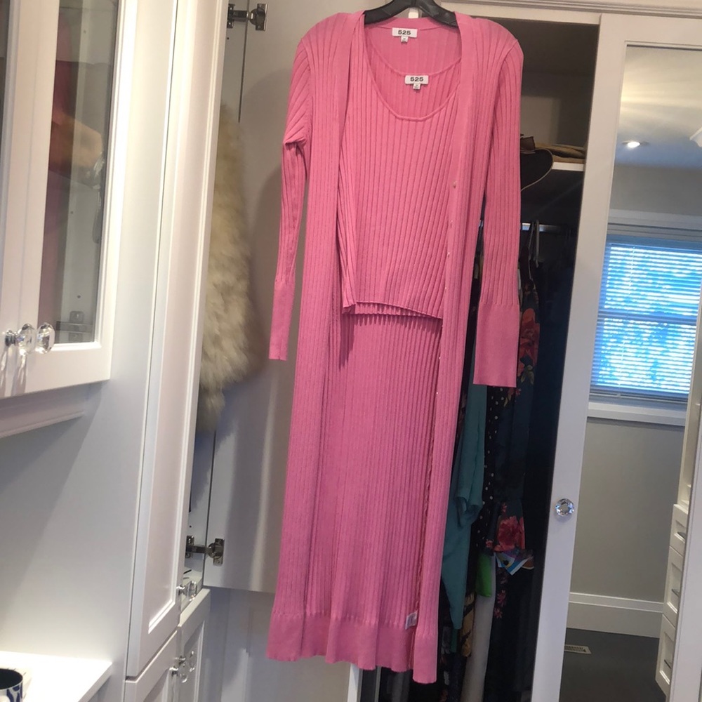 Cute twin sweater set by 525 in pink